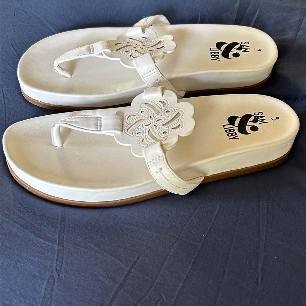 Sam & Libby Cream Floral Thong Sandals for Women - Picture 3 of 3
